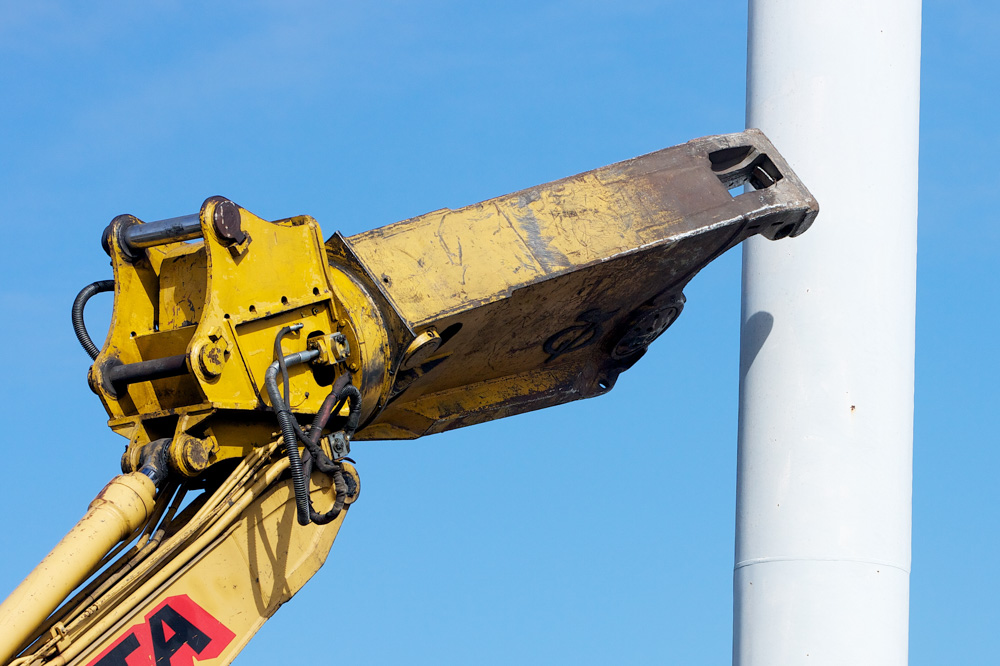 picks water tower demolition - Freeland Construction