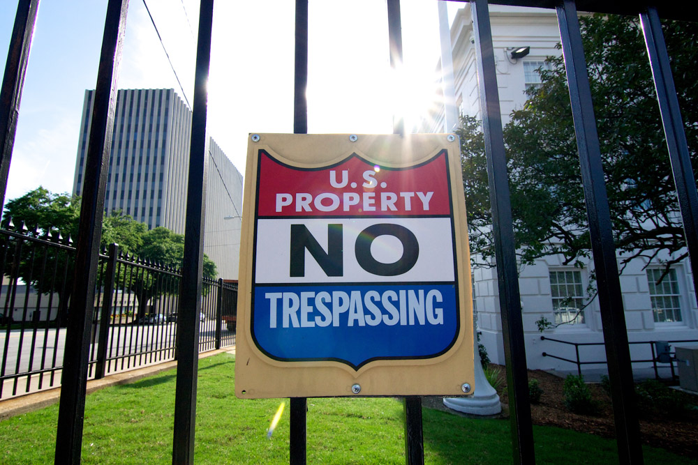 courthouse sign do not enter
