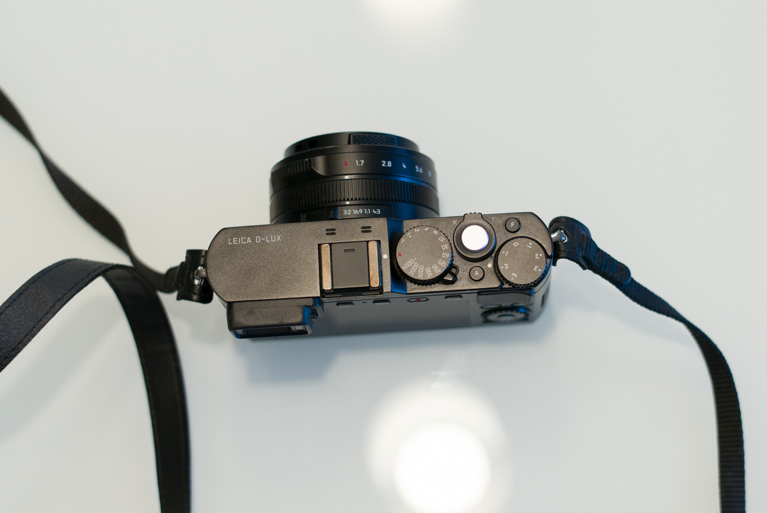 Leica D-Lux 109 top